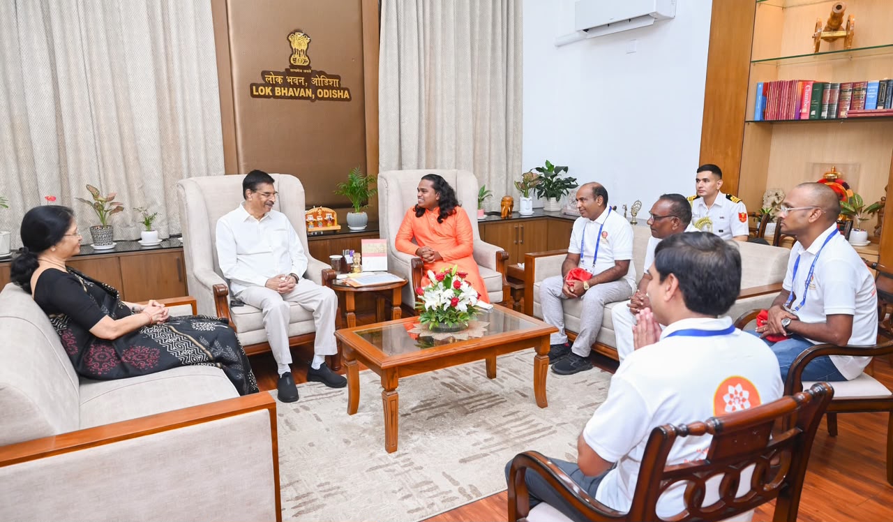 Hon'ble Governor of Odisha Flags Off Sri Sathya Sai Divyaamritam’s Relief Convoy for Bhadrak, Balasore & Jajpur Districts